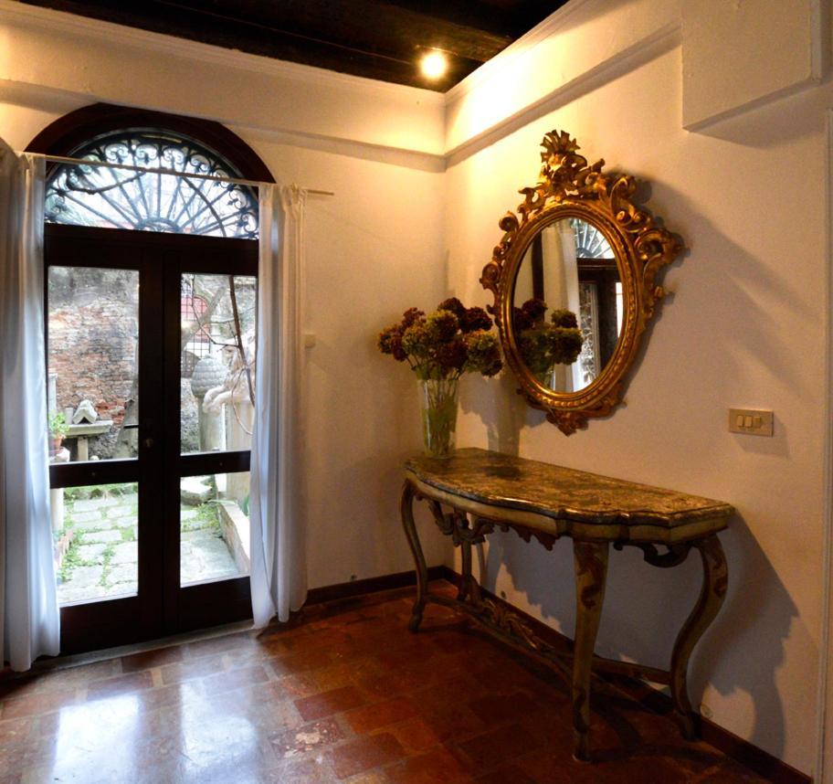 Appartamento Garden Ca' Rezzonico Venice Ngoại thất bức ảnh