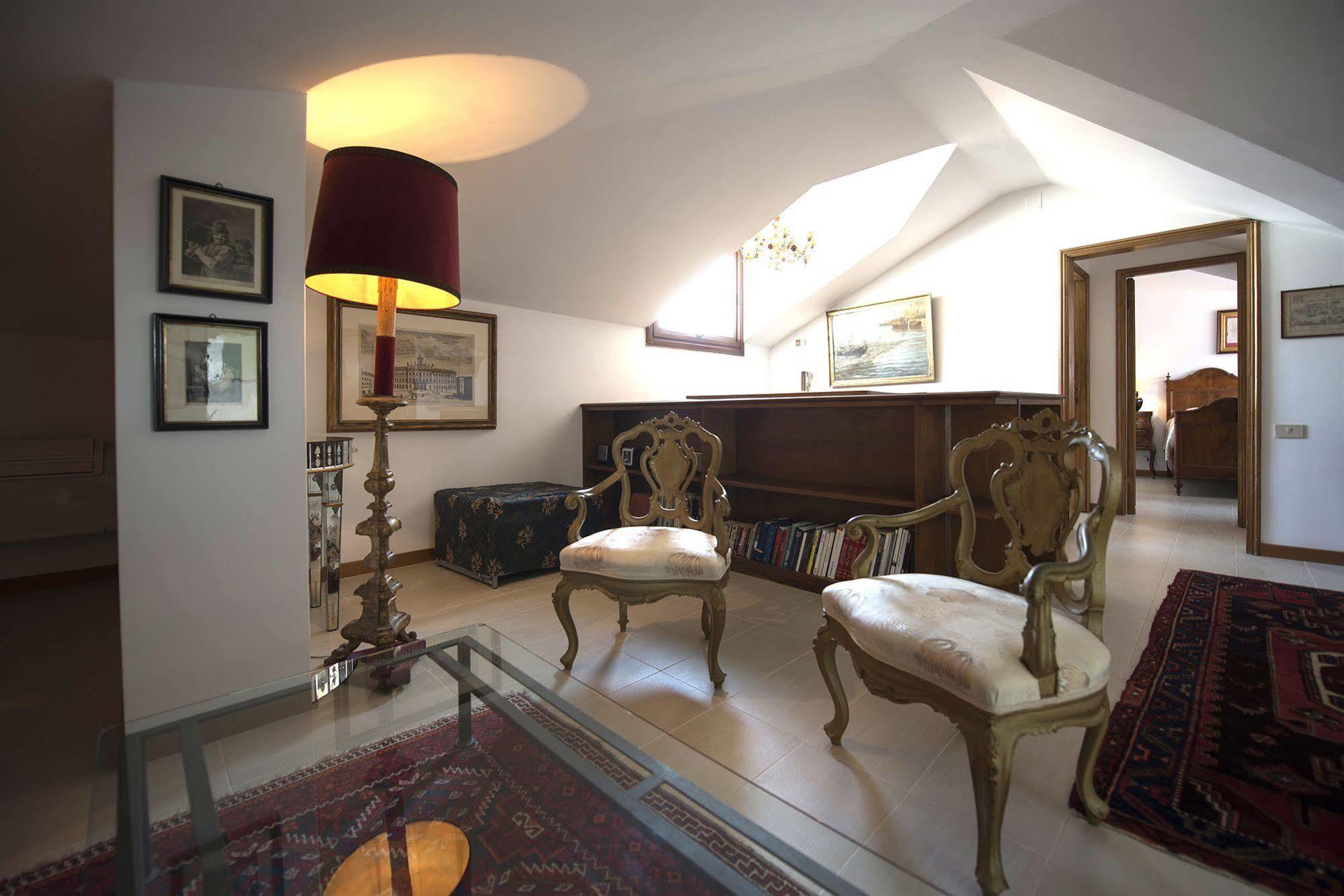 Appartamento Garden Ca' Rezzonico Venice Ngoại thất bức ảnh