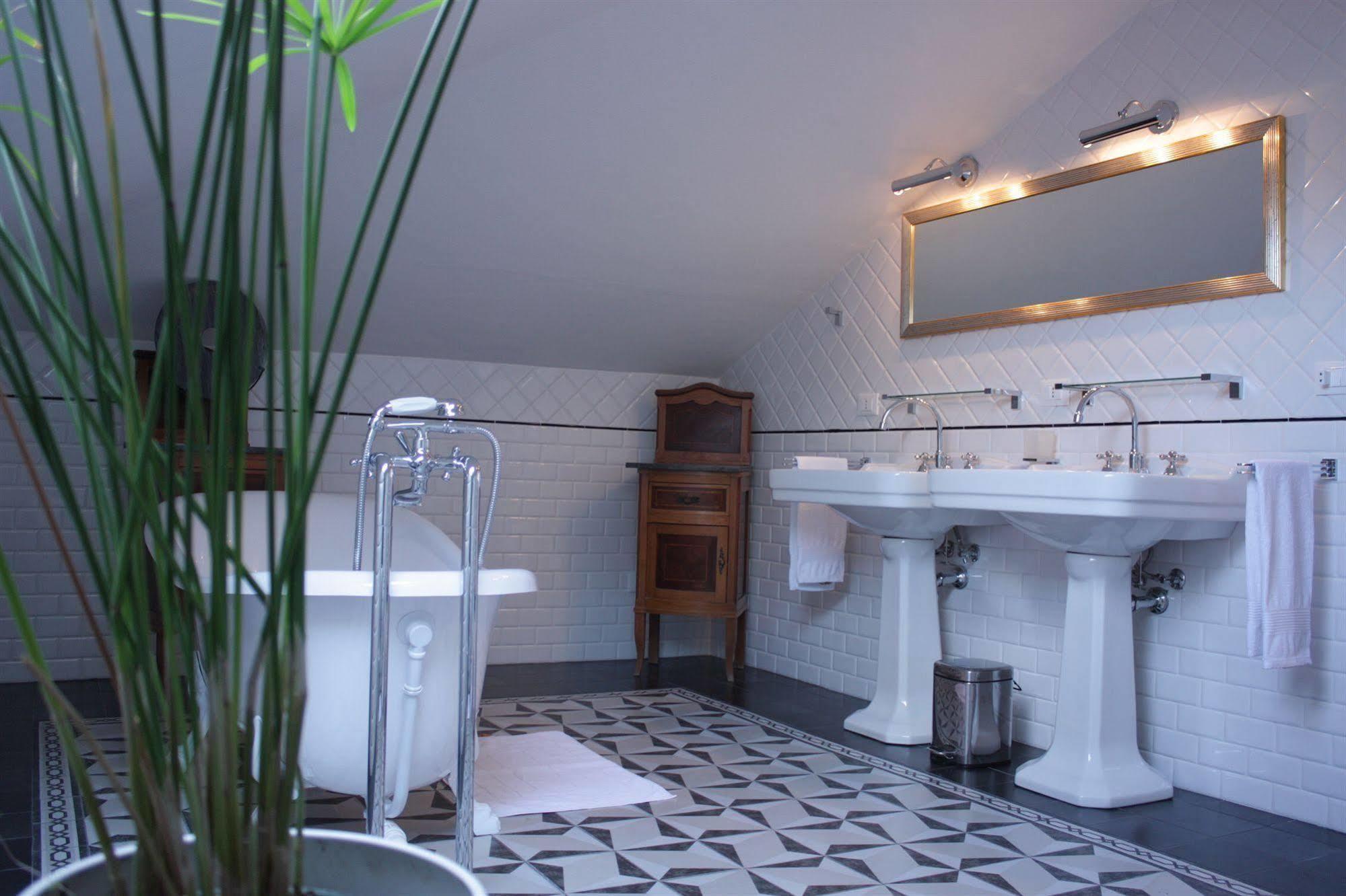 Appartamento Garden Ca' Rezzonico Venice Ngoại thất bức ảnh