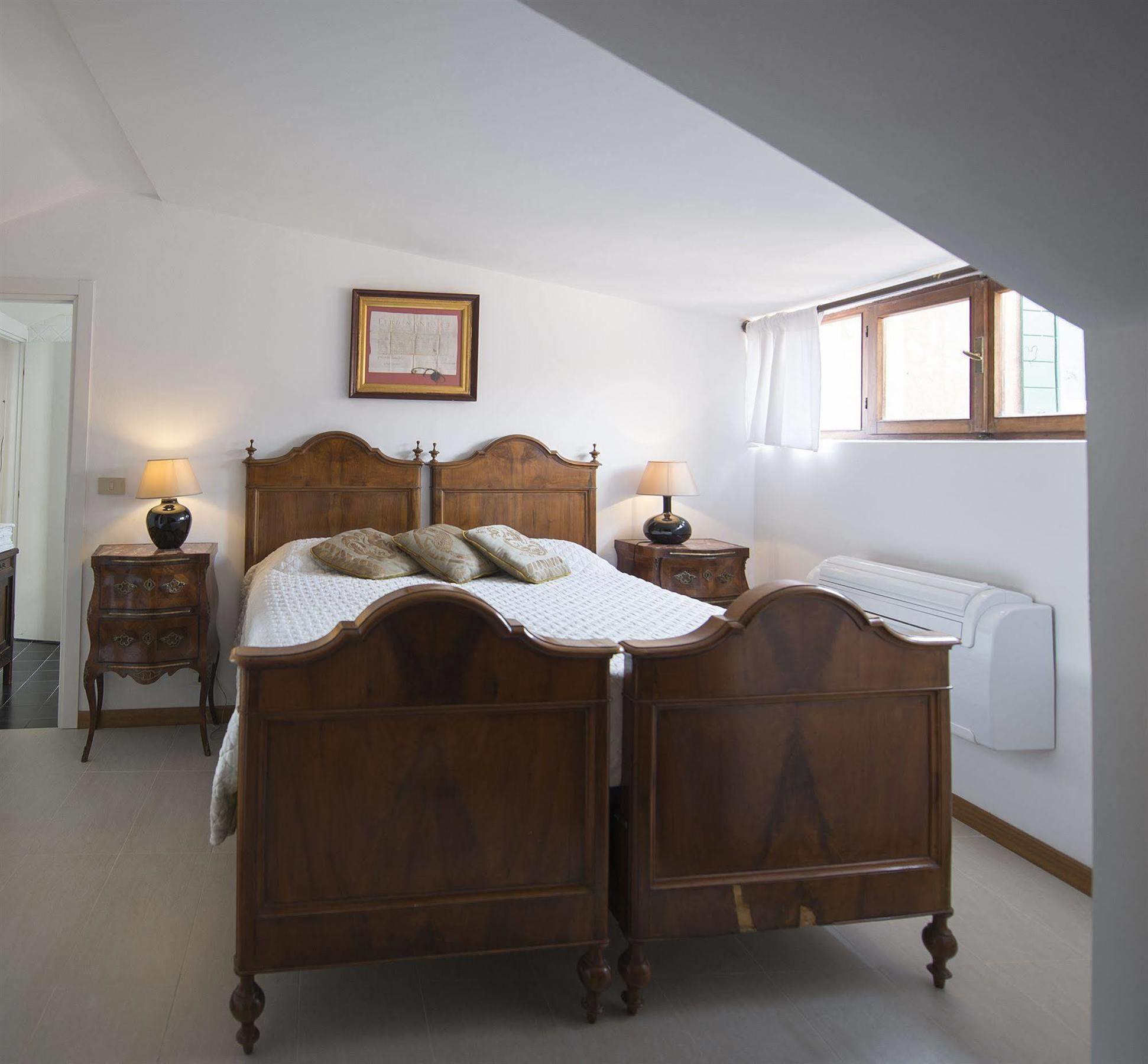 Appartamento Garden Ca' Rezzonico Venice Ngoại thất bức ảnh